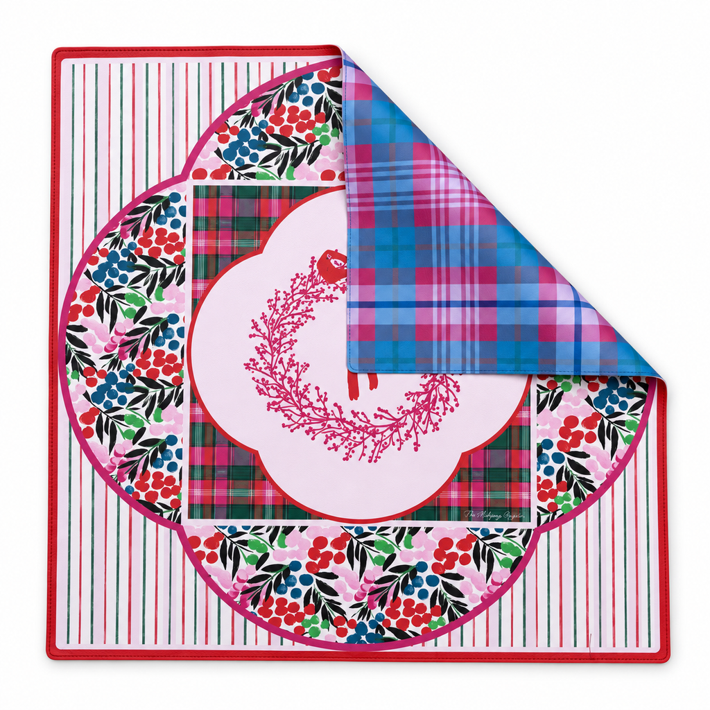 PRE-ORDER - Very Merry Wreath Double-Sided Leatherette Mahjong Mat 31.5" x 31.5"